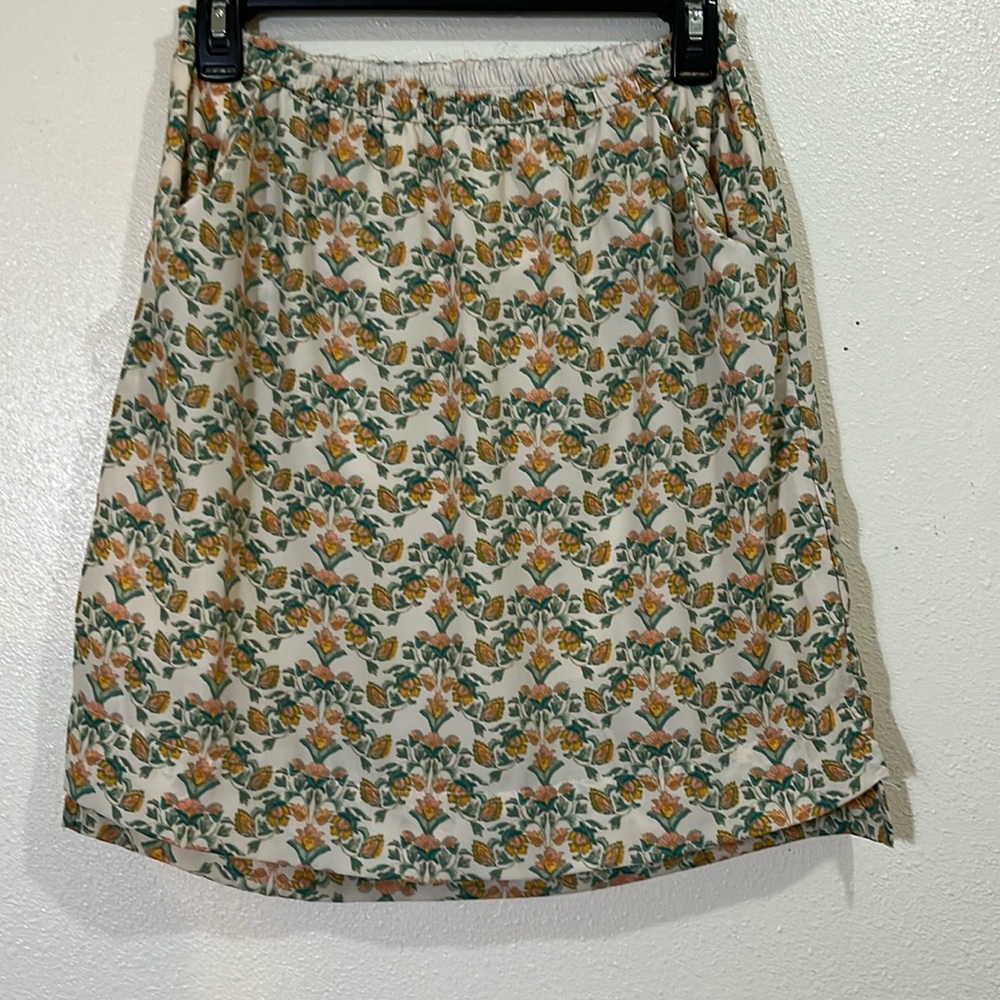 No brand pull-on mini skirt. Size XS.